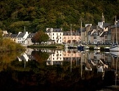 Charmant halte le long des quais de Port-Launay en Finistère