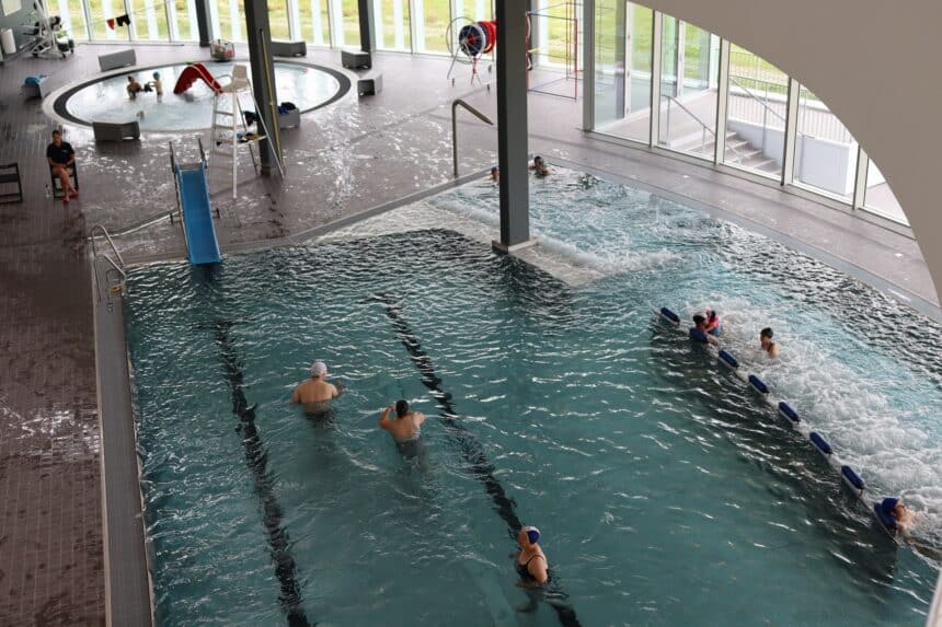 Sports and leisure activities in Menez-Hom Atlantique (Châteaulin swimming pool)