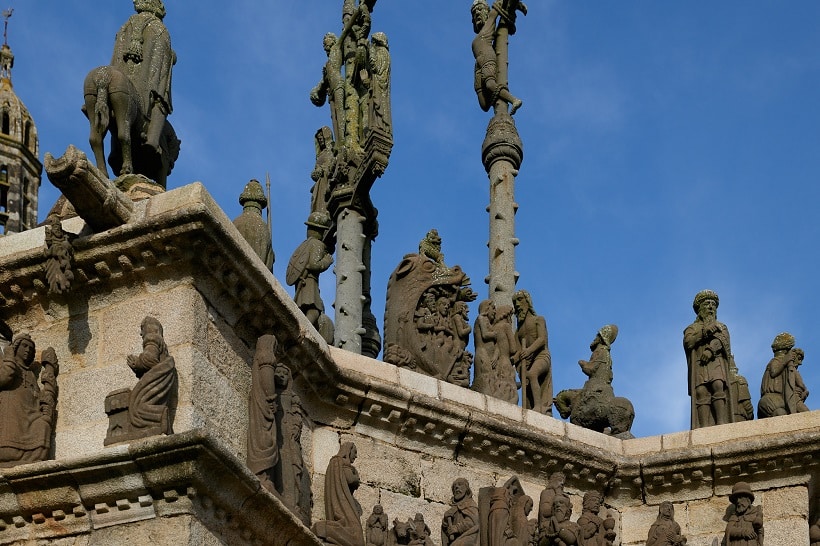 Statues en kersanton du calvaire de l'enclos de Pleyben - Finistère